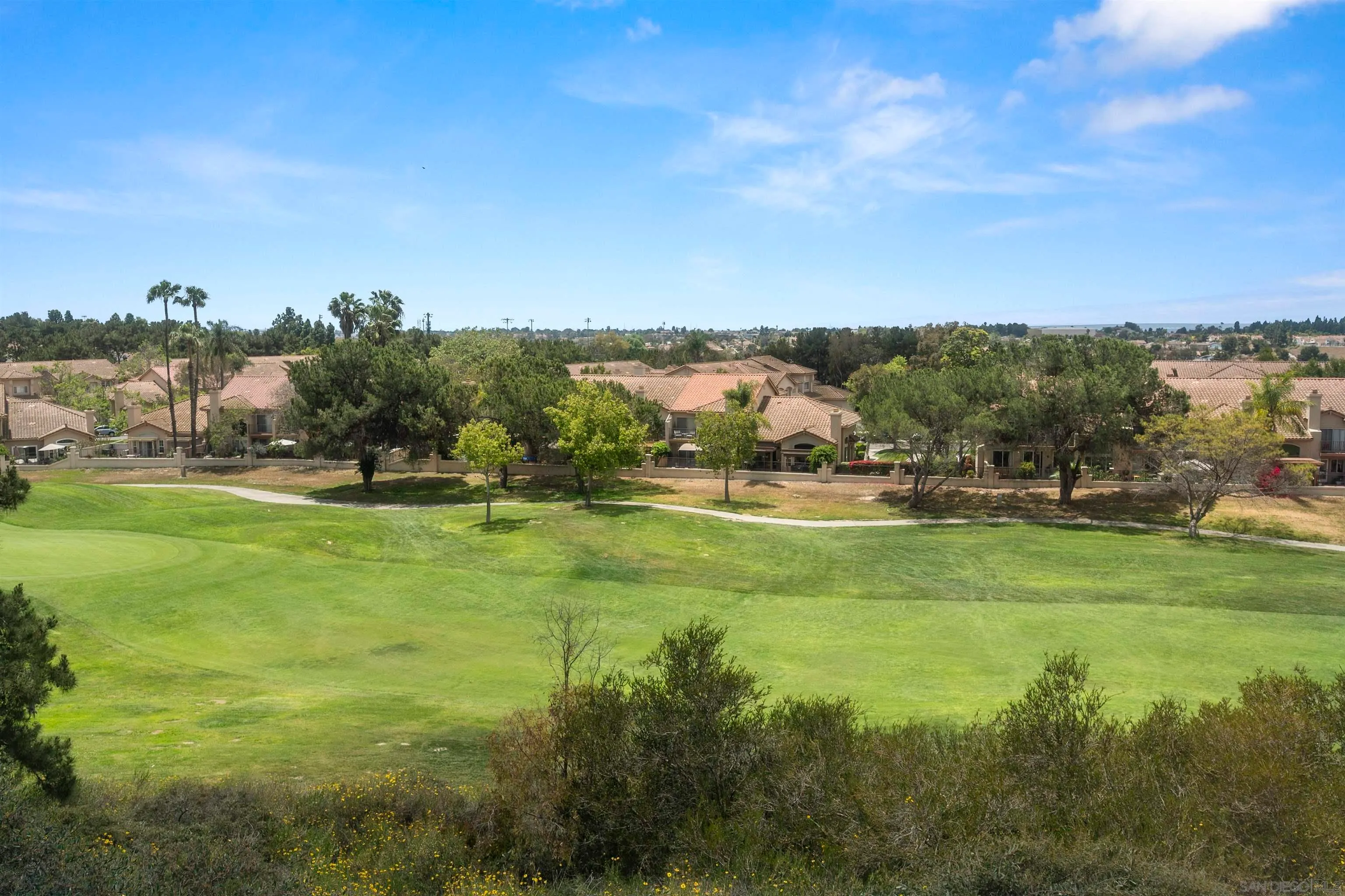 Chula Vista, California 91915, United States, 4 Bedrooms Bedrooms, ,3 BathroomsBathrooms,Residential,Pending,119274