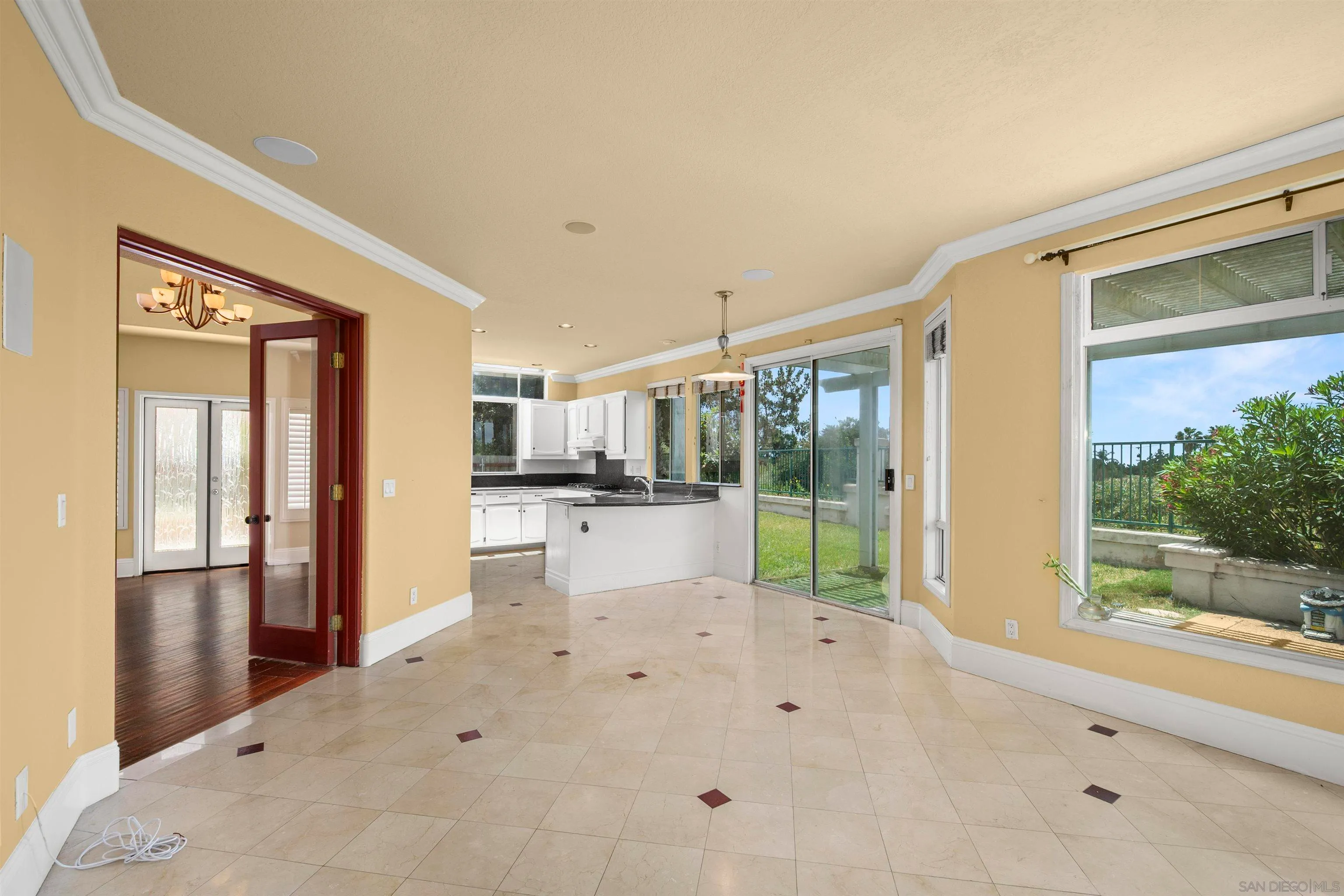 Chula Vista, California 91915, United States, 4 Bedrooms Bedrooms, ,3 BathroomsBathrooms,Residential,Pending,119274