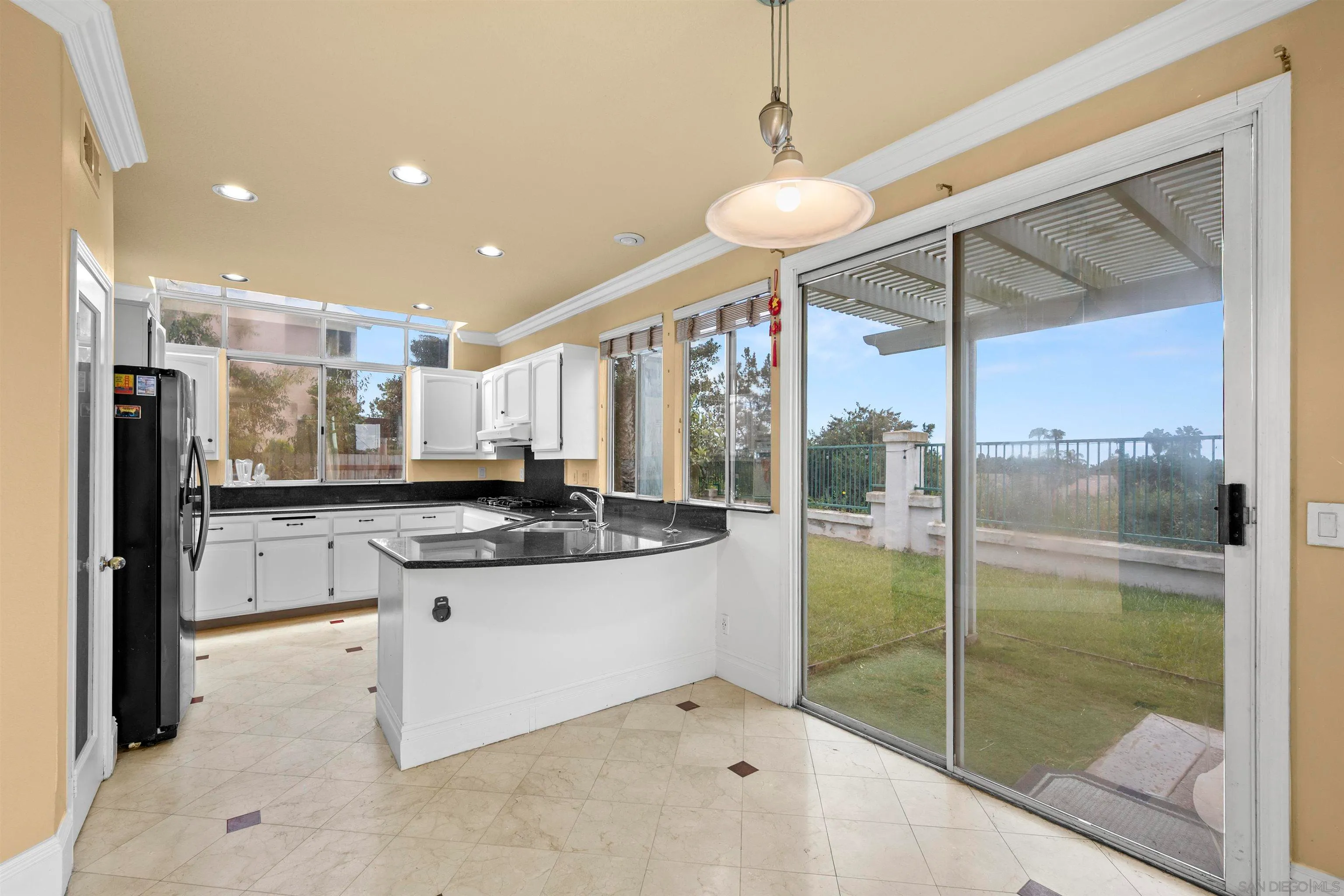 Chula Vista, California 91915, United States, 4 Bedrooms Bedrooms, ,3 BathroomsBathrooms,Residential,Pending,119274