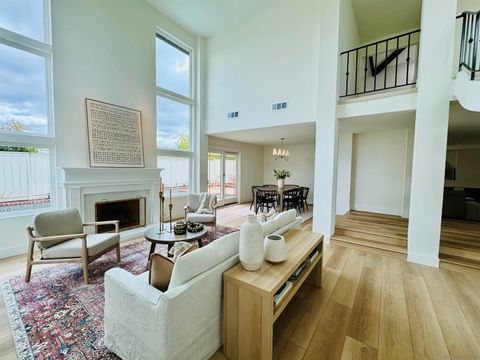12564  Chetenham Ln San Diego CA 92128