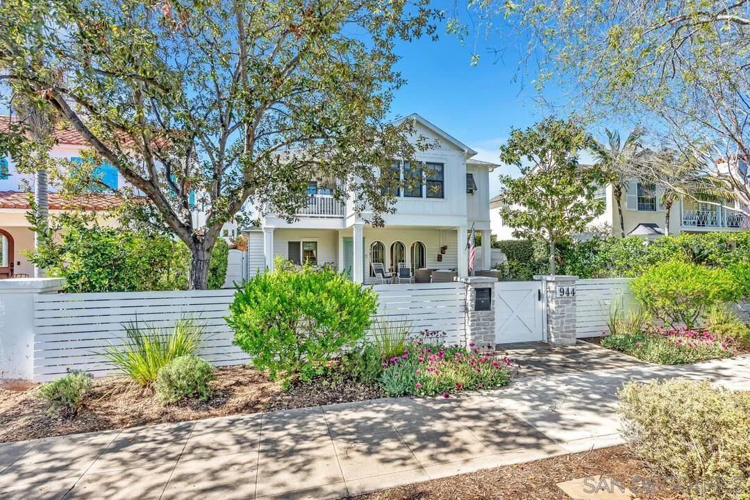 Coronado, California 92118, United States, 5 Bedrooms Bedrooms, ,5 BathroomsBathrooms,Residential,Pending,88080