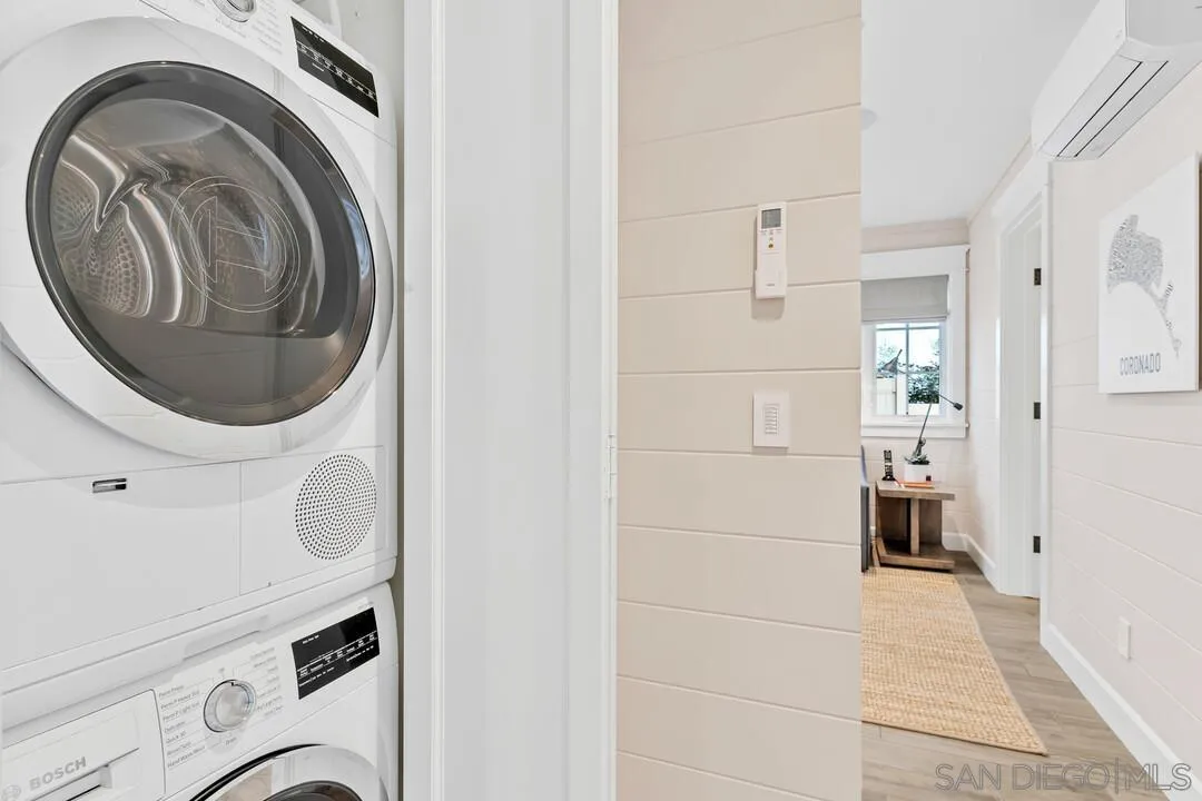 Coronado, California 92118, United States, 5 Bedrooms Bedrooms, ,5 BathroomsBathrooms,Residential,Pending,88080