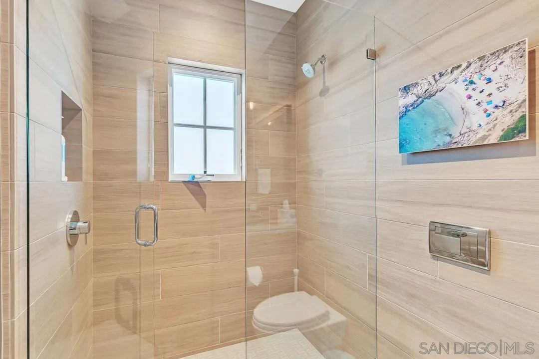 Coronado, California 92118, United States, 5 Bedrooms Bedrooms, ,5 BathroomsBathrooms,Residential,Pending,88080