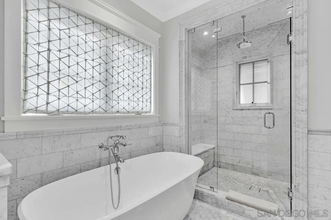 Coronado, California 92118, United States, 5 Bedrooms Bedrooms, ,5 BathroomsBathrooms,Residential,Pending,88080