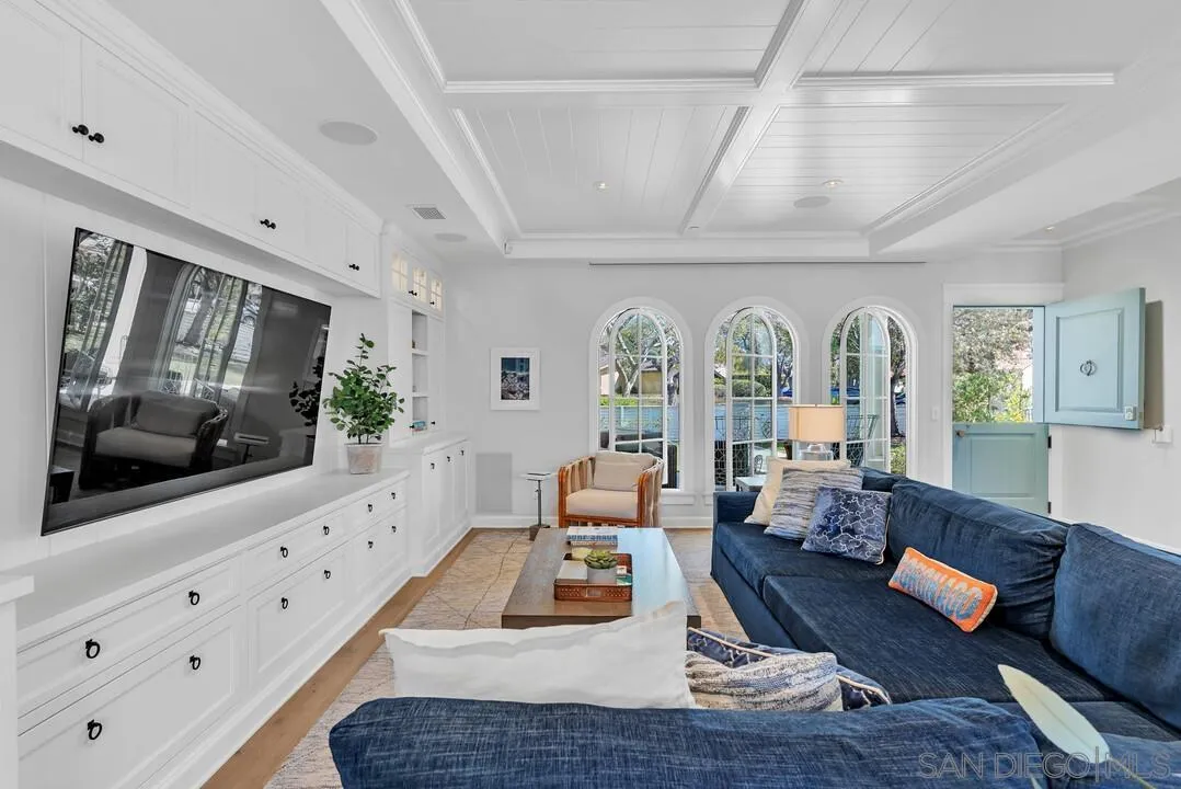 Coronado, California 92118, United States, 5 Bedrooms Bedrooms, ,5 BathroomsBathrooms,Residential,Pending,88080