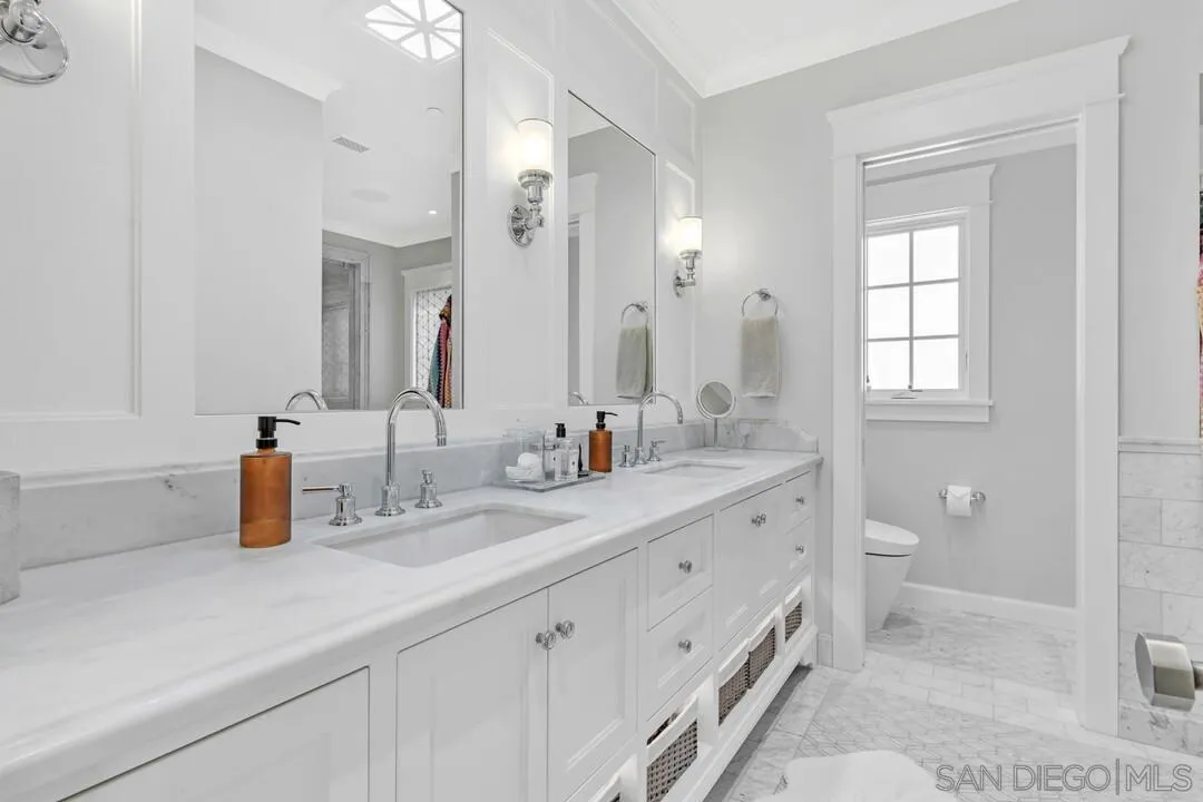 Coronado, California 92118, United States, 5 Bedrooms Bedrooms, ,5 BathroomsBathrooms,Residential,Pending,88080