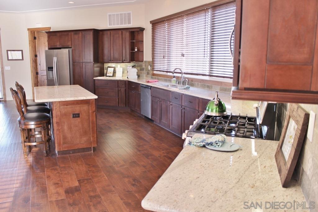 1815 Palm Canyon Dr