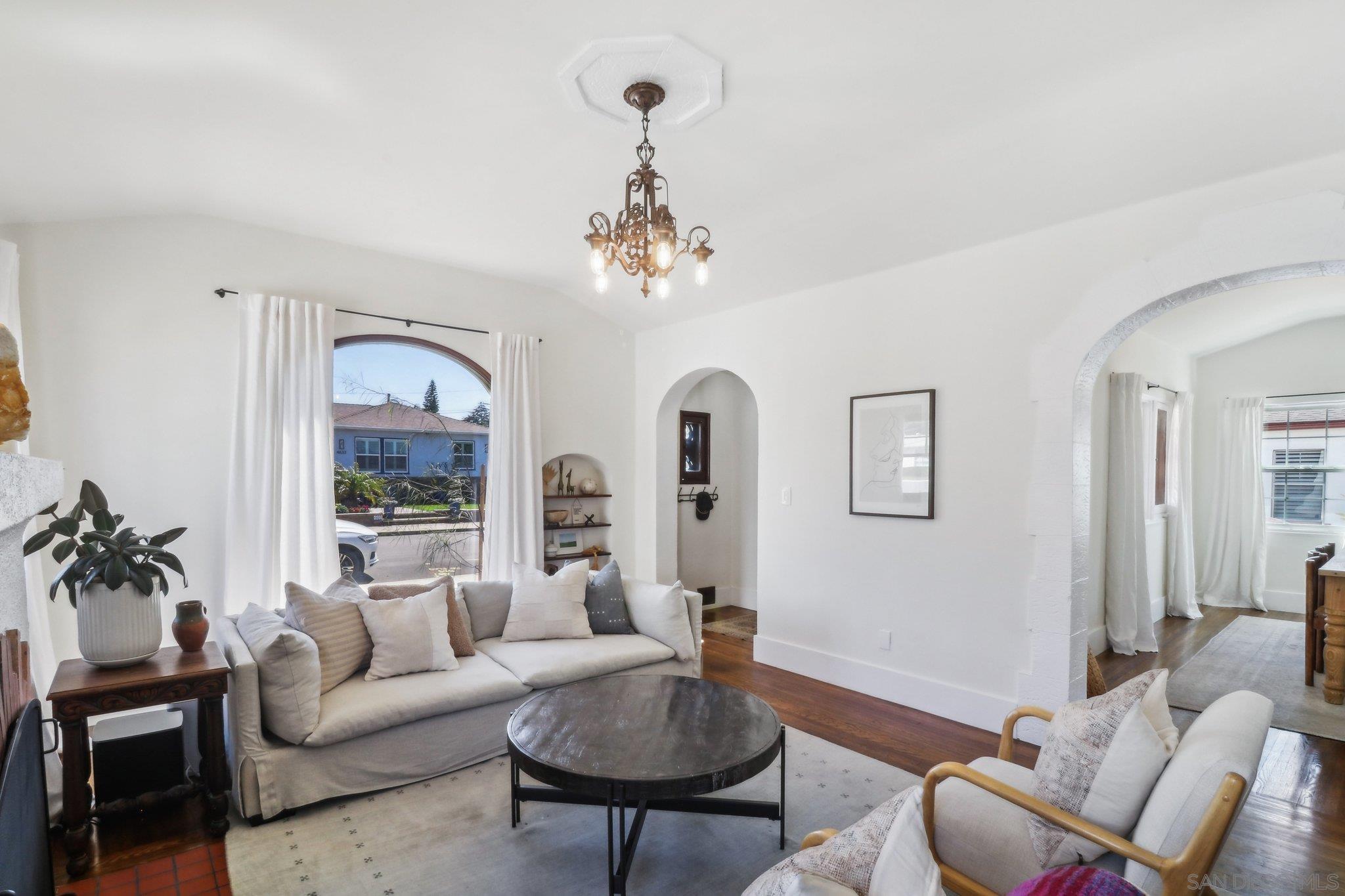 4636 Cajon Way