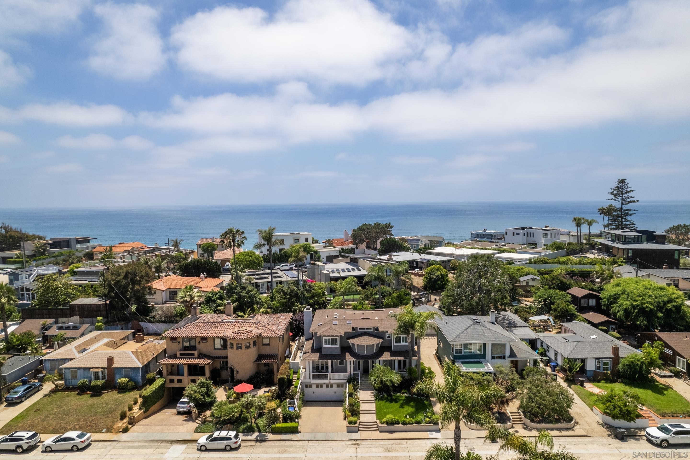 515 N Acacia Ave