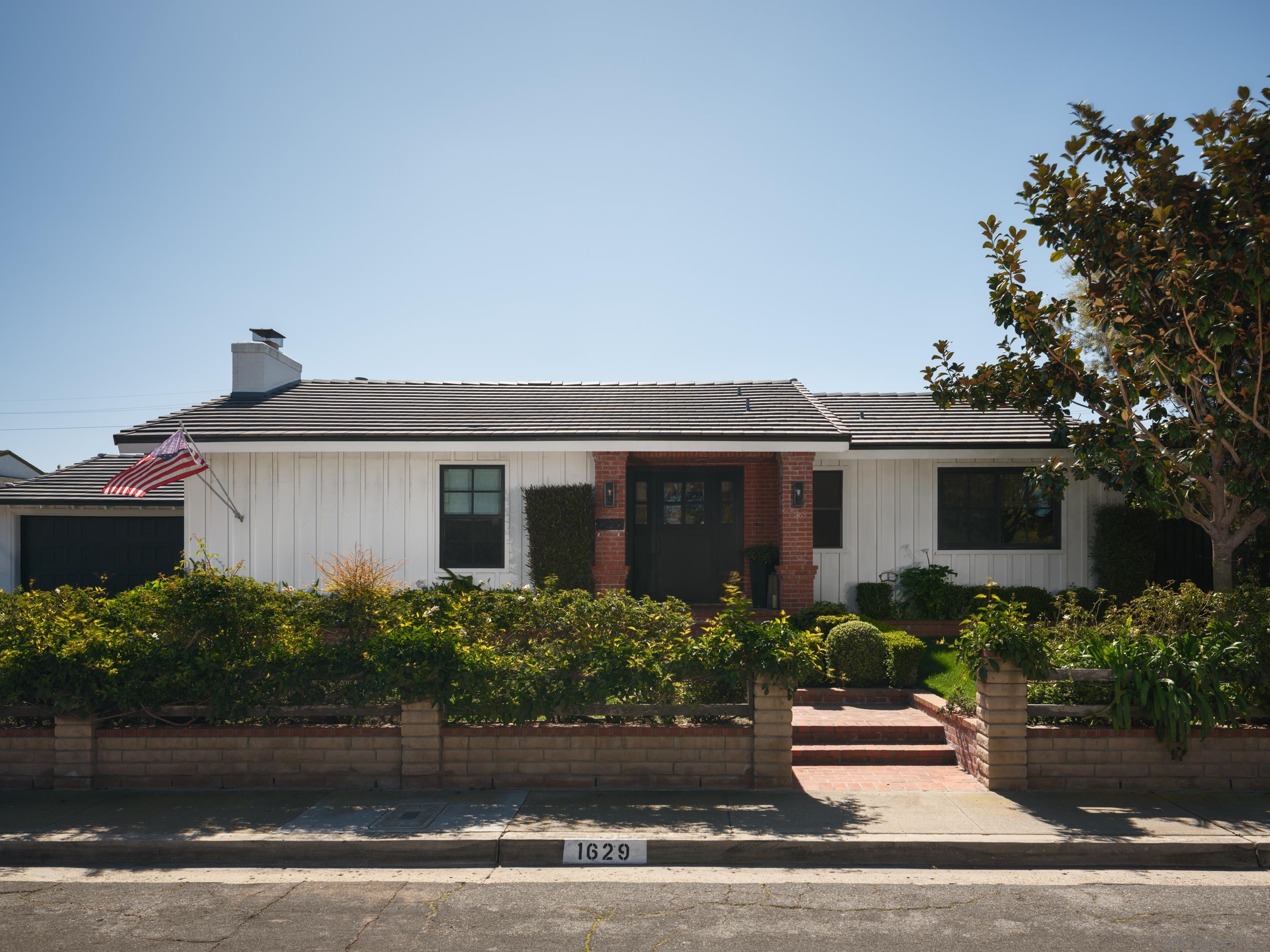1629 Chatsworth Blvd