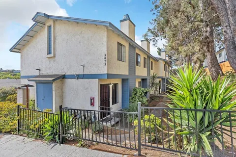 5875 Reo Ter Unit C, San Diego, CA 92139 - #: 250025911