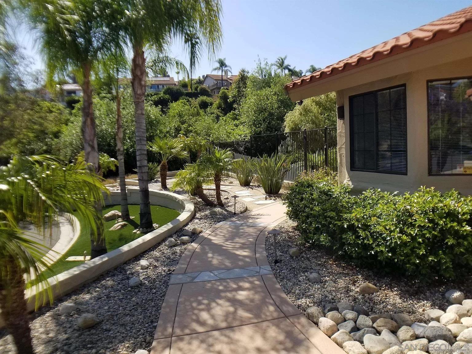 3933 Pinnacle Pl