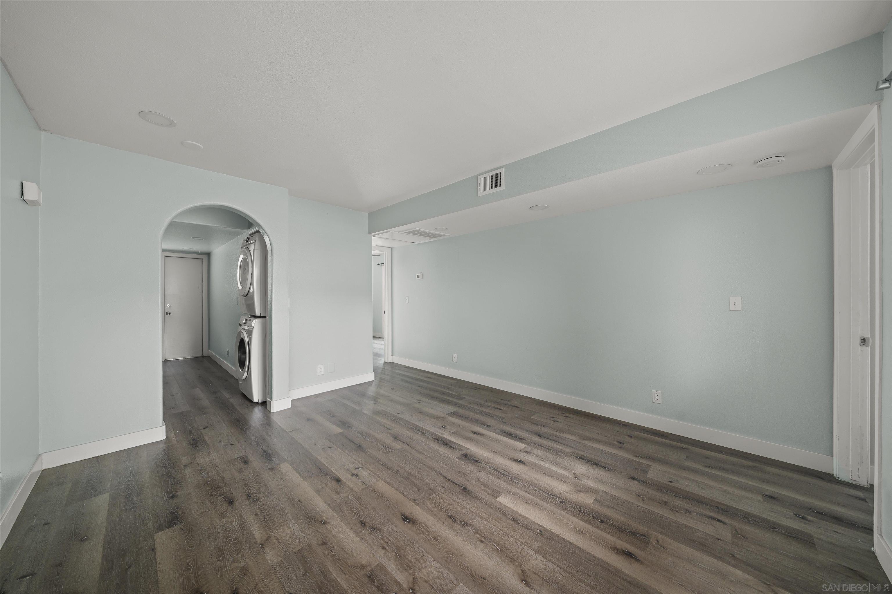 368 Vance St 3-C