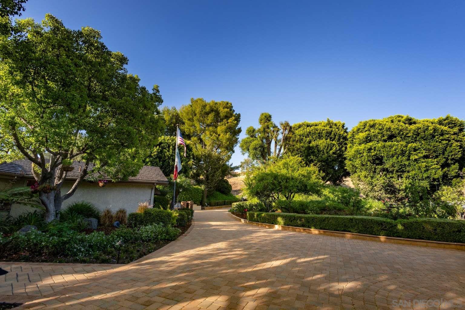 5553 Scenic View Dr