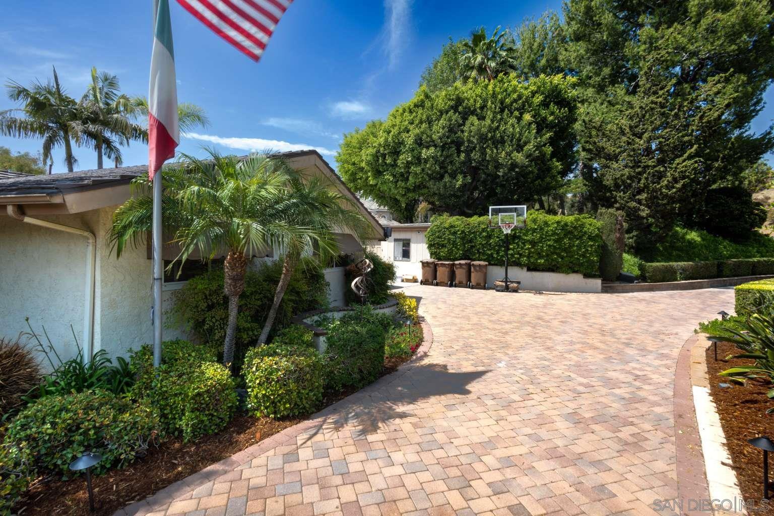 5553 Scenic View Dr