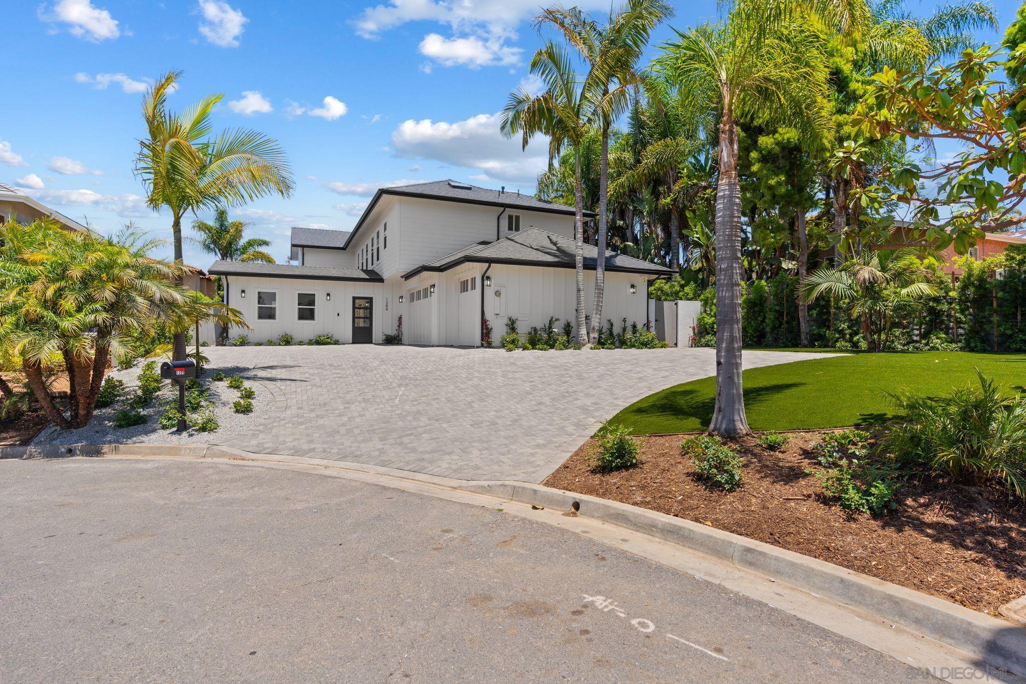1384 Cynthia Ln