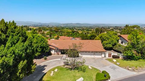 2221 Cortina Circle Escondido CA 92029