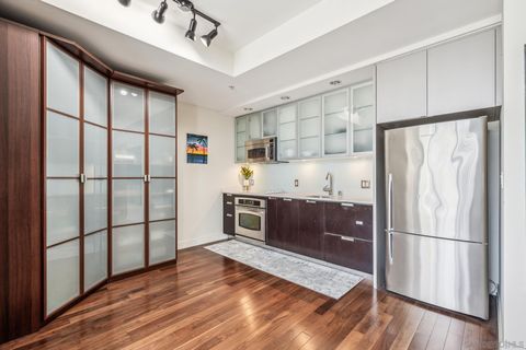 575  6Th Ave  409 San Diego CA 92101