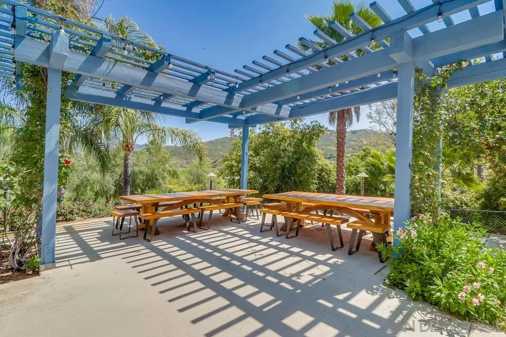 Jamul, California 91935, United States, 5 Bedrooms Bedrooms, ,6 BathroomsBathrooms,Residential,Active,105886