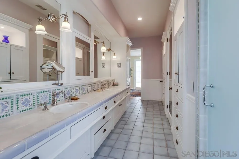 Jamul, California 91935, United States, 5 Bedrooms Bedrooms, ,6 BathroomsBathrooms,Residential,Active,105886