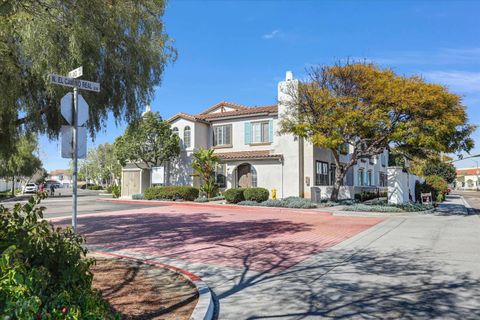 275  Reef Point Way  2 Oceanside CA 92058