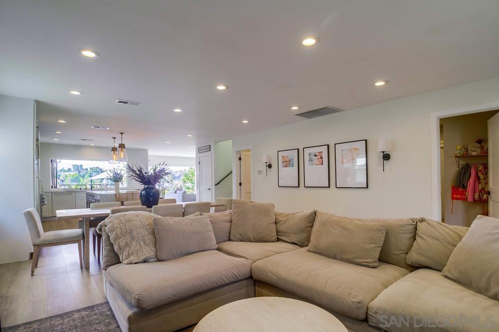3326 Wisteria Dr