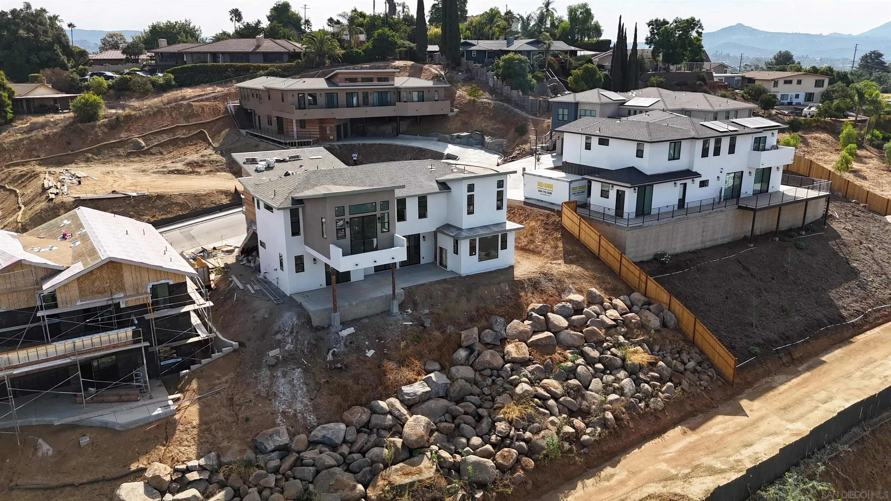 Escondido, California 92025, United States, 5 Bedrooms Bedrooms, ,5 BathroomsBathrooms,Residential,Active,67310