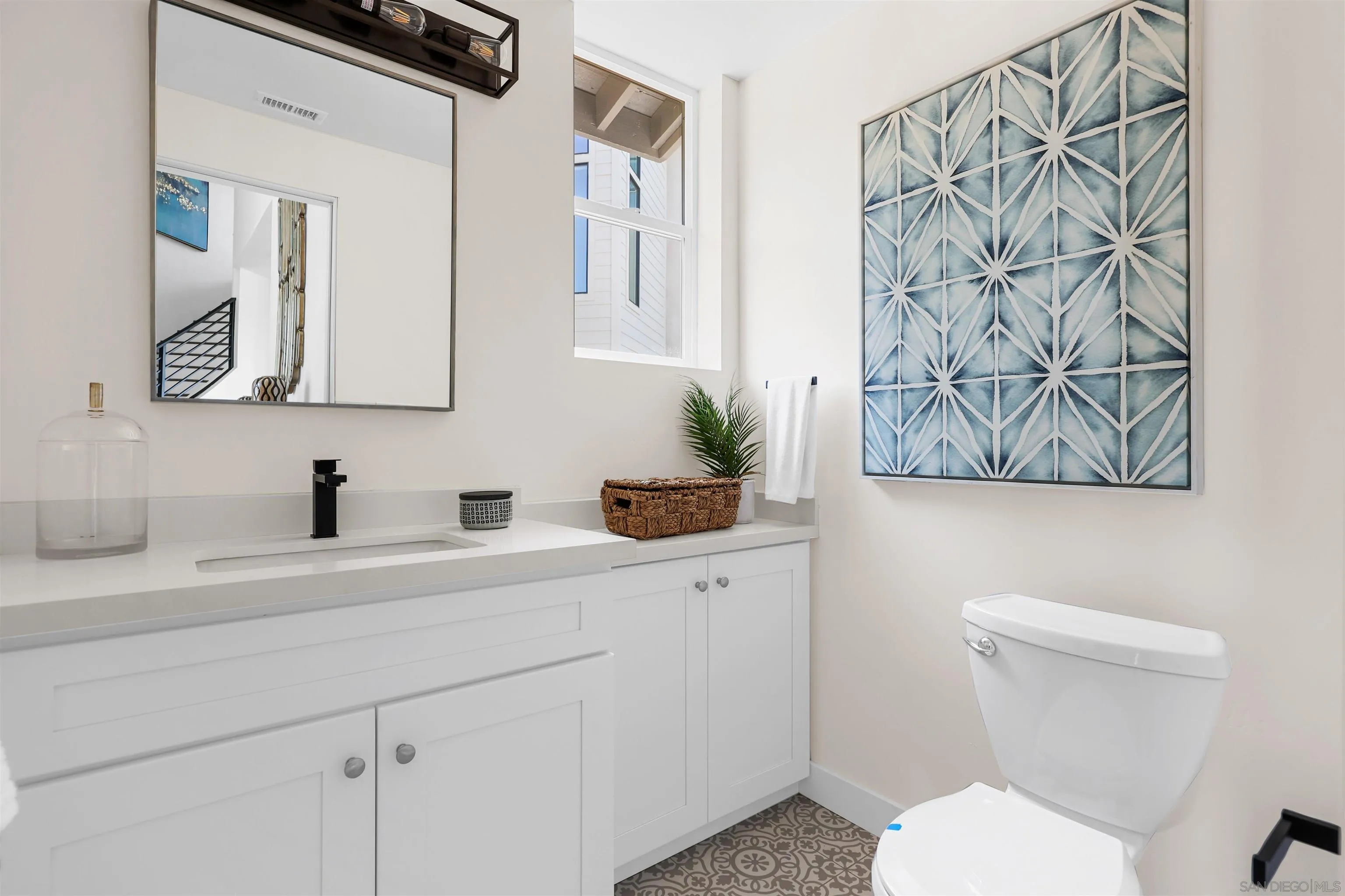 Escondido, California 92025, United States, 5 Bedrooms Bedrooms, ,5 BathroomsBathrooms,Residential,Active,67310