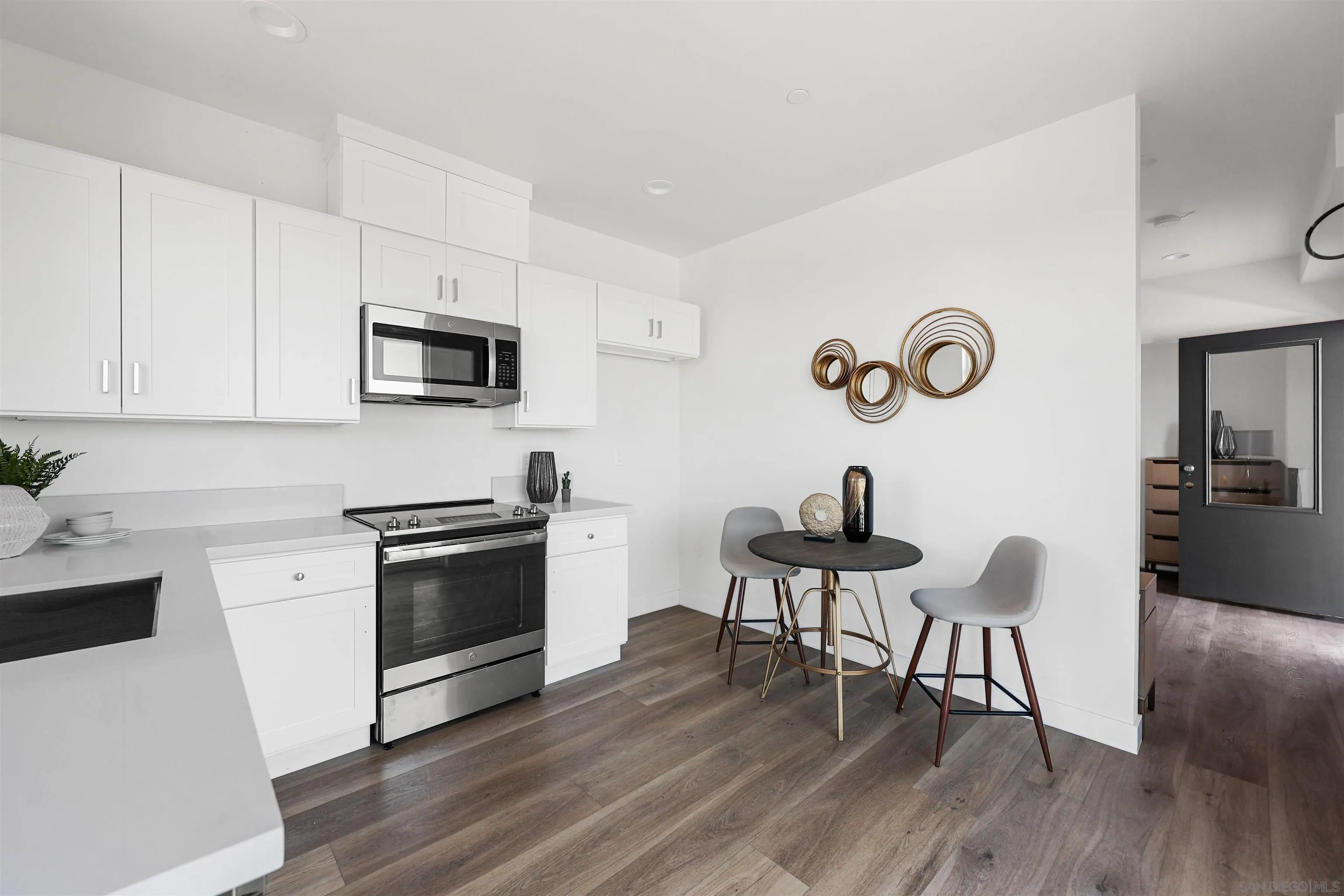 Escondido, California 92025, United States, 5 Bedrooms Bedrooms, ,5 BathroomsBathrooms,Residential,Active,67310