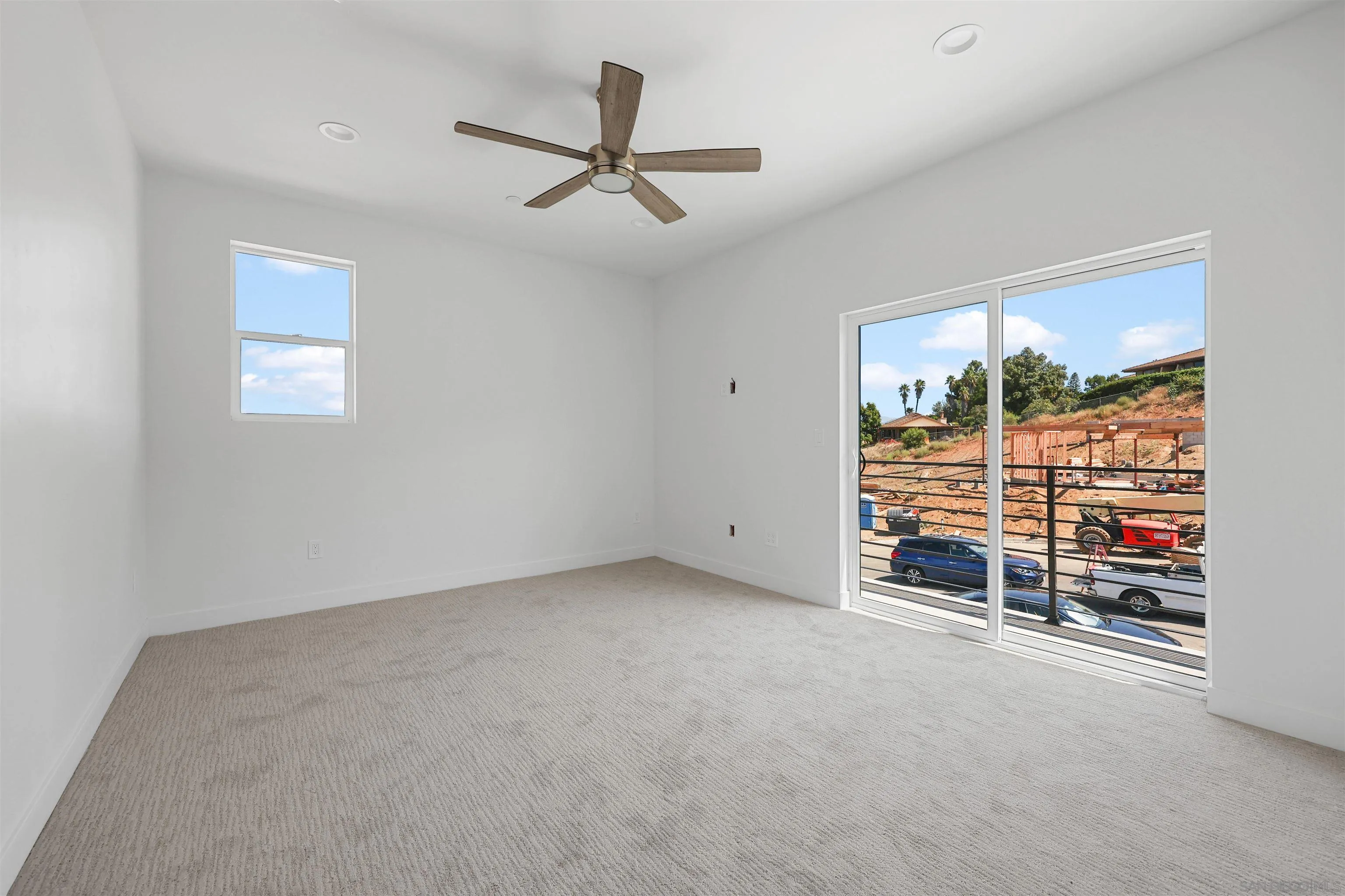 Escondido, California 92025, United States, 5 Bedrooms Bedrooms, ,5 BathroomsBathrooms,Residential,Active,67310