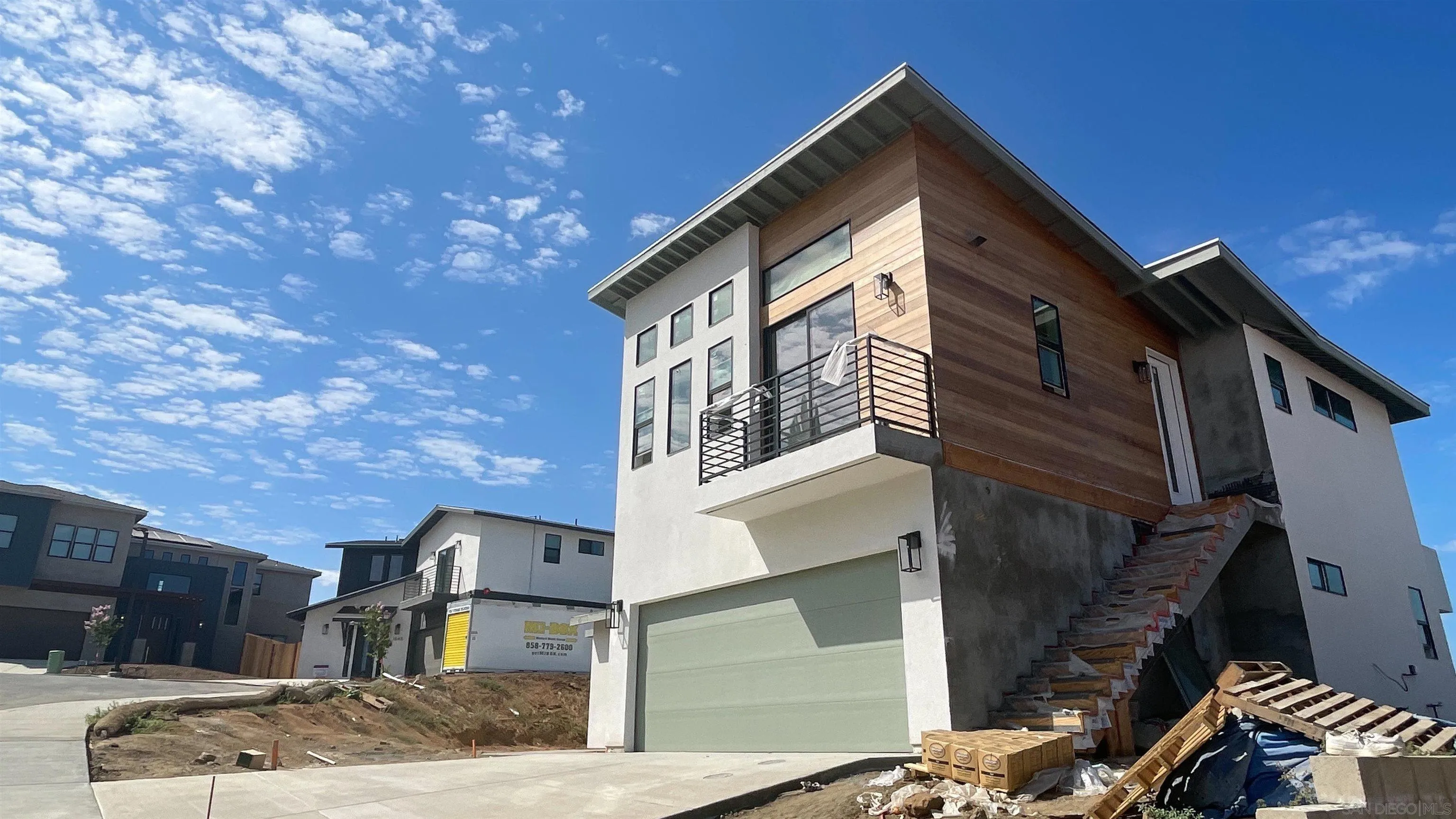 Escondido, California 92025, United States, 5 Bedrooms Bedrooms, ,5 BathroomsBathrooms,Residential,Active,67310