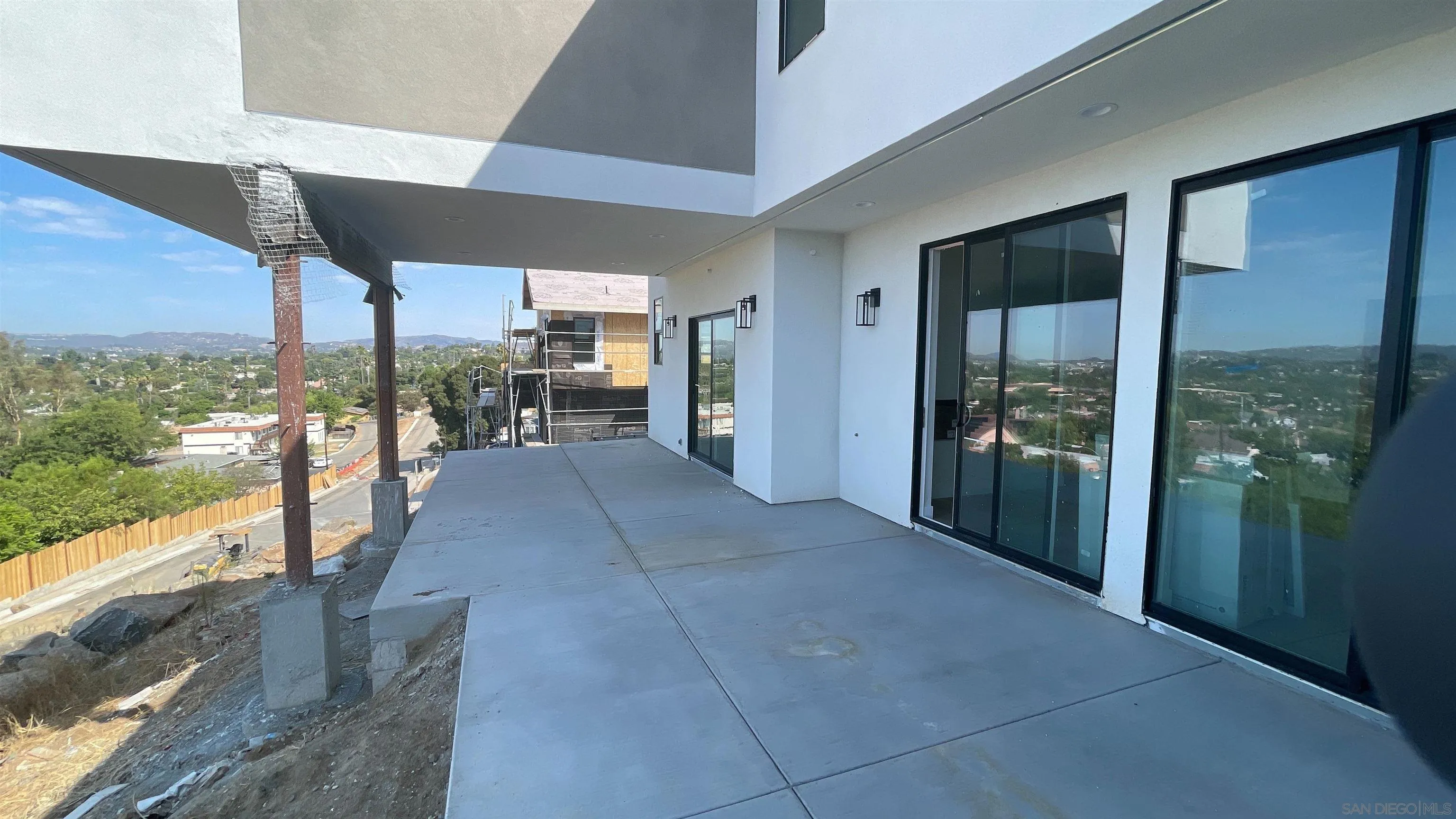 Escondido, California 92025, United States, 5 Bedrooms Bedrooms, ,5 BathroomsBathrooms,Residential,Active,67310