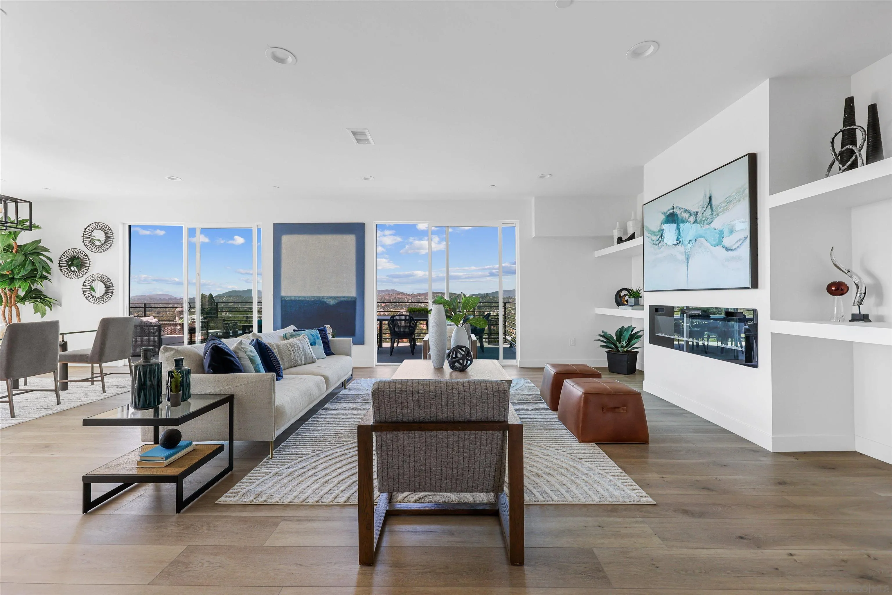 Escondido, California 92025, United States, 5 Bedrooms Bedrooms, ,5 BathroomsBathrooms,Residential,Active,67310