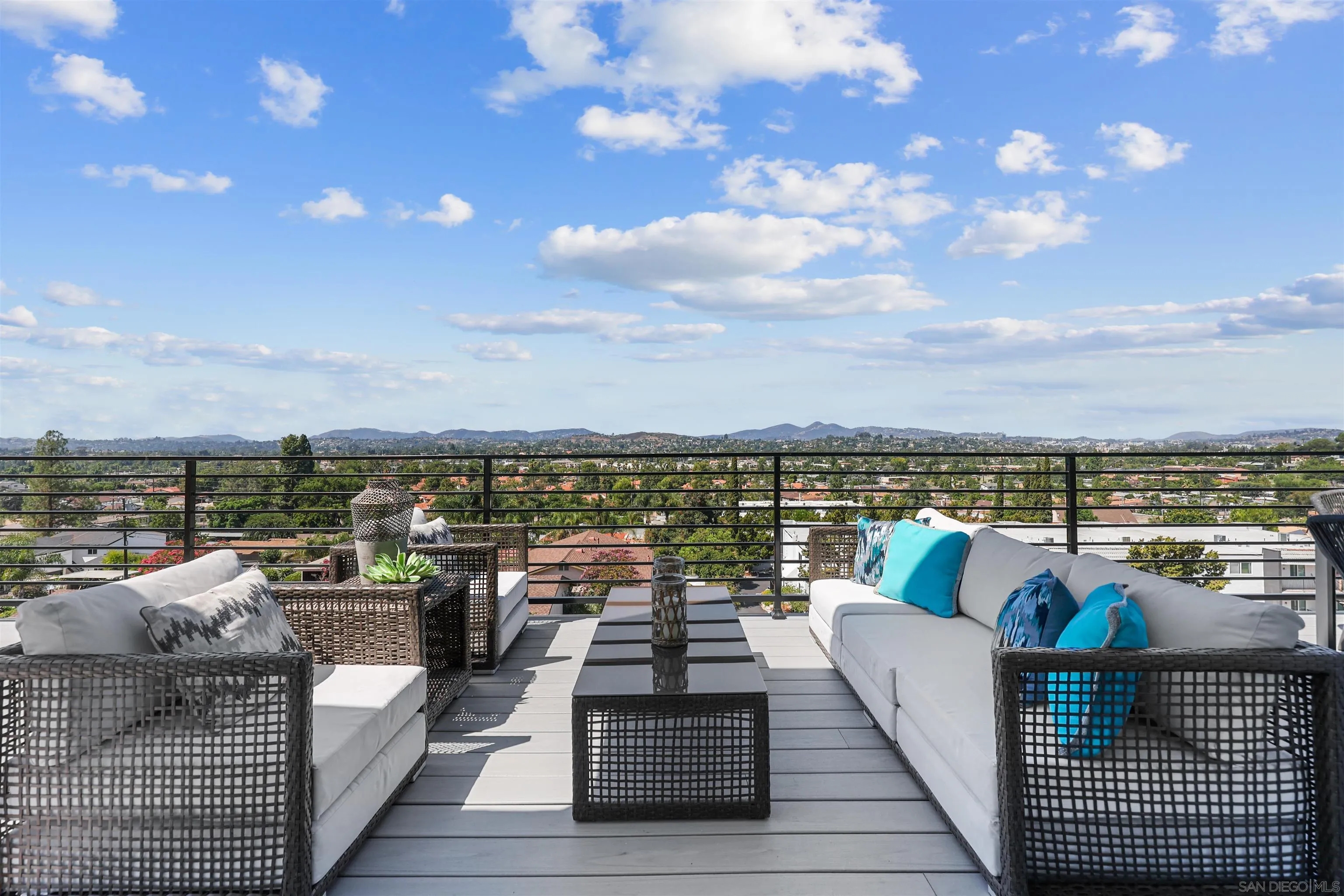 Escondido, California 92025, United States, 5 Bedrooms Bedrooms, ,5 BathroomsBathrooms,Residential,Active,67310