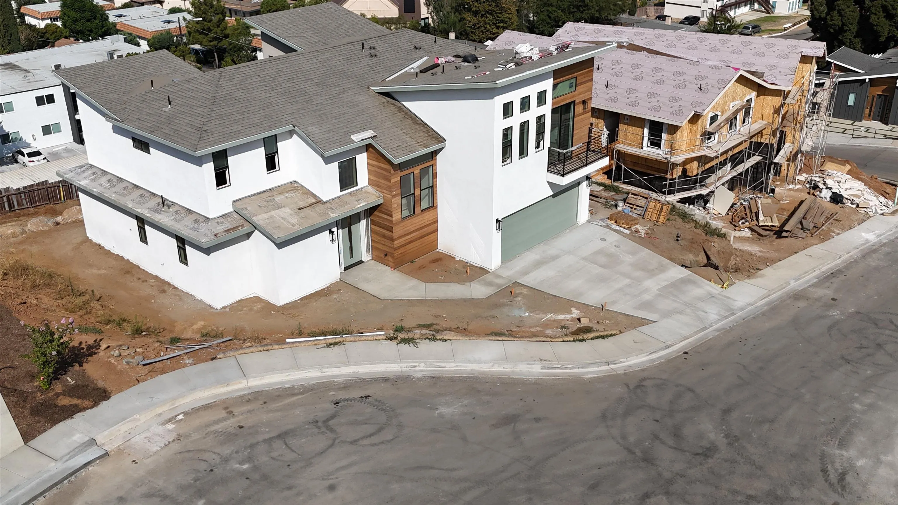 Escondido, California 92025, United States, 5 Bedrooms Bedrooms, ,5 BathroomsBathrooms,Residential,Active,67310