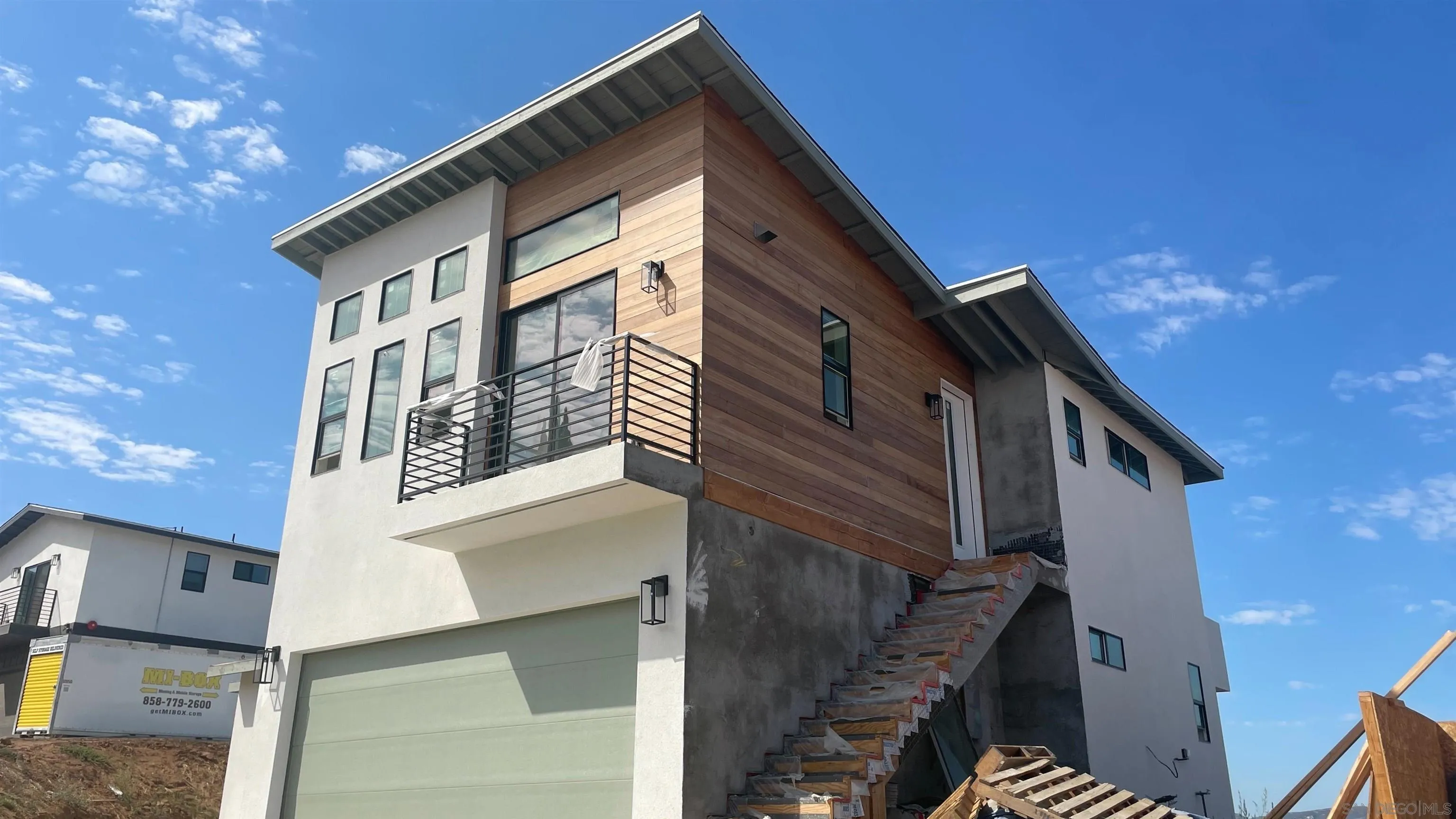 Escondido, California 92025, United States, 5 Bedrooms Bedrooms, ,5 BathroomsBathrooms,Residential,Active,67310