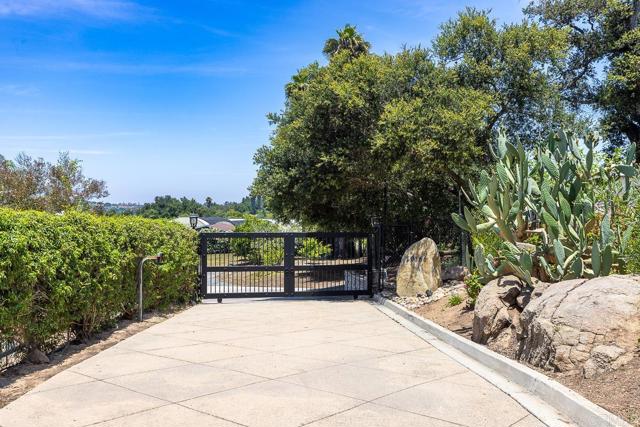 10166 Rancho Roble Rd.