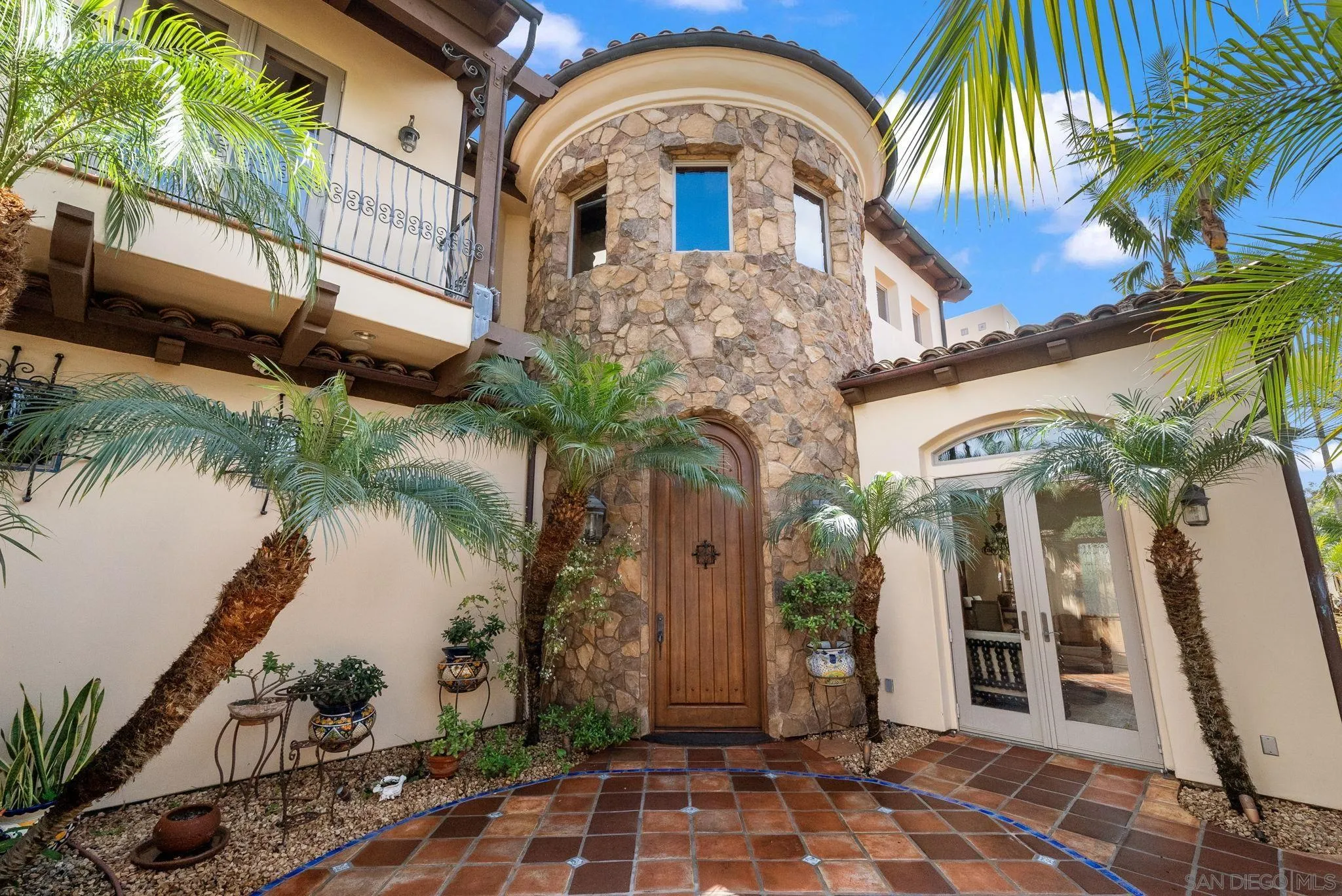 La Jolla, California 92037, United States, 4 Bedrooms Bedrooms, ,5 BathroomsBathrooms,Residential,Active,143030