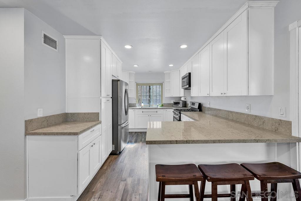 794 Braun Ave