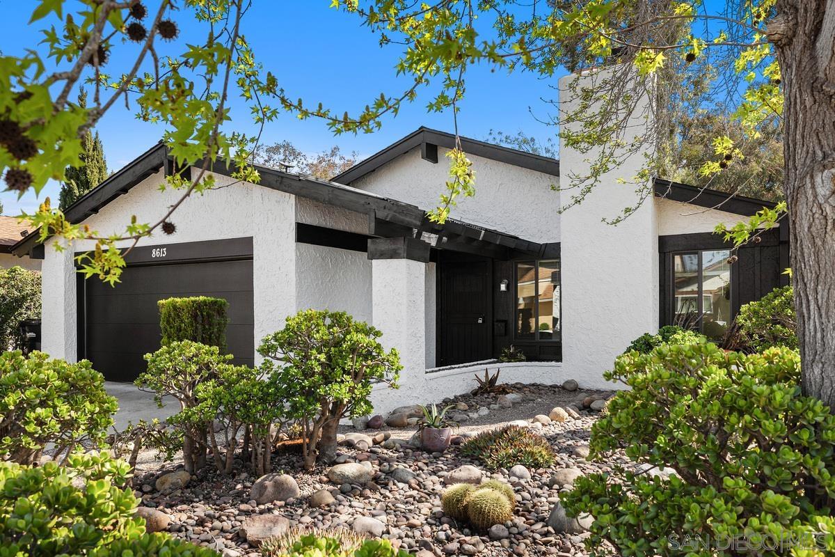 8613 Hydra Ln