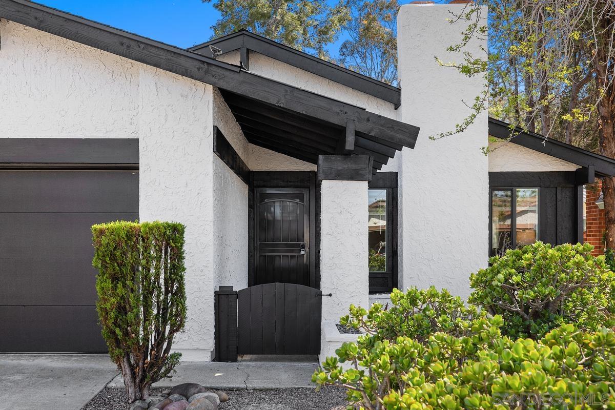 8613 Hydra Ln
