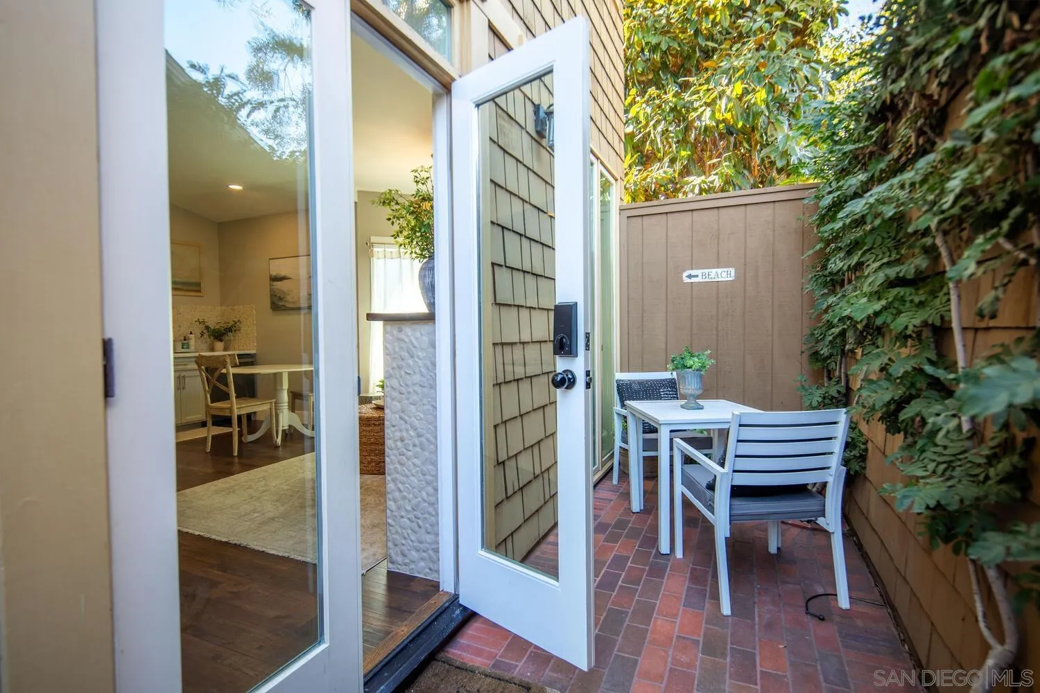 Coronado, California 92118, United States, 6 Bedrooms Bedrooms, ,4 BathroomsBathrooms,Residential,Pending,83919