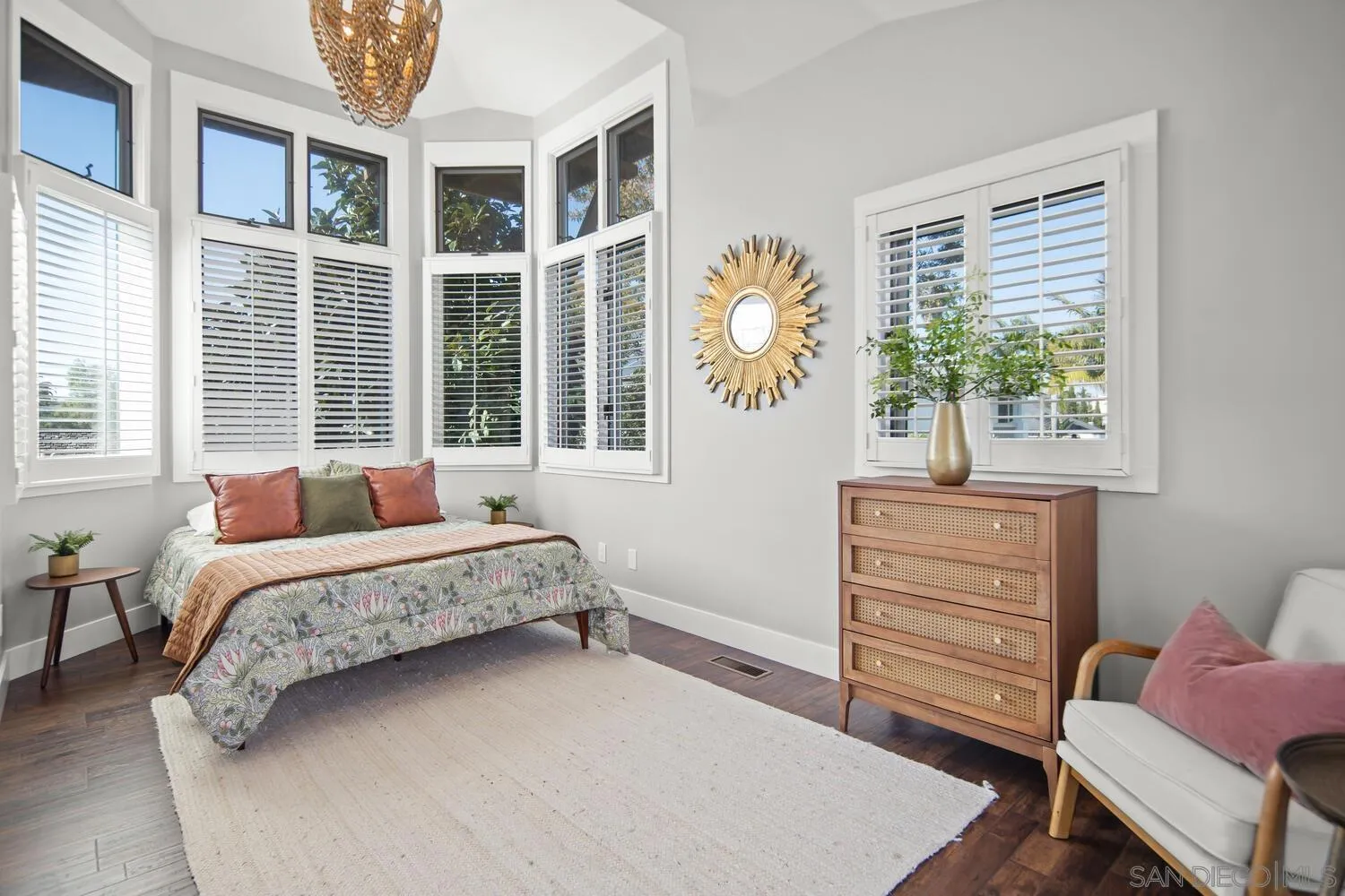 Coronado, California 92118, United States, 6 Bedrooms Bedrooms, ,4 BathroomsBathrooms,Residential,Pending,83919