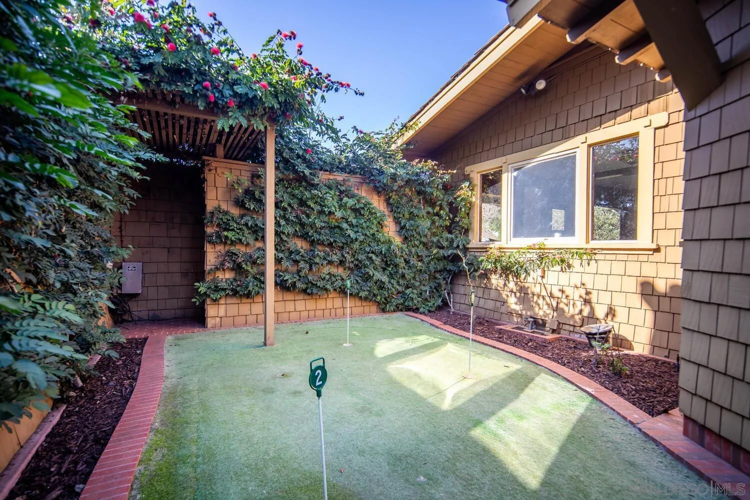 Coronado, California 92118, United States, 6 Bedrooms Bedrooms, ,4 BathroomsBathrooms,Residential,Pending,83919