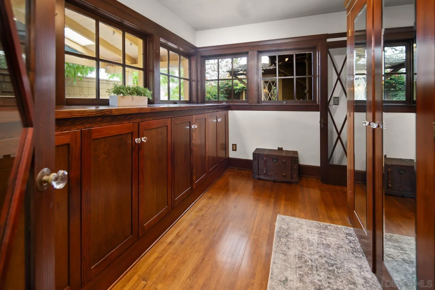 Coronado, California 92118, United States, 6 Bedrooms Bedrooms, ,4 BathroomsBathrooms,Residential,Pending,83919