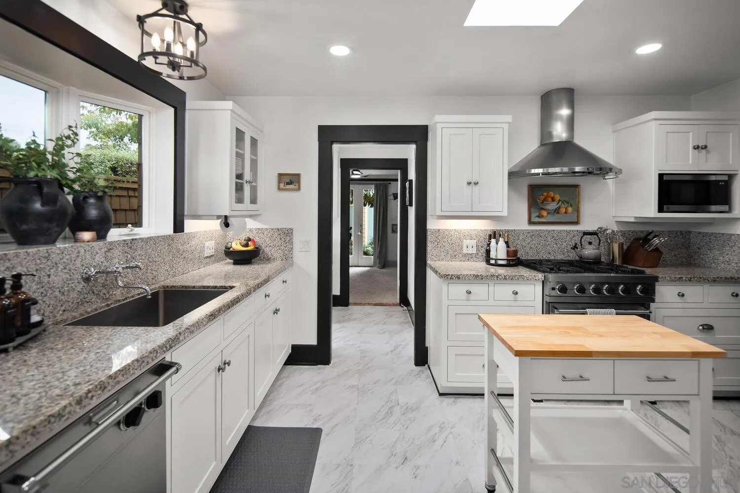 Coronado, California 92118, United States, 6 Bedrooms Bedrooms, ,4 BathroomsBathrooms,Residential,Pending,83919