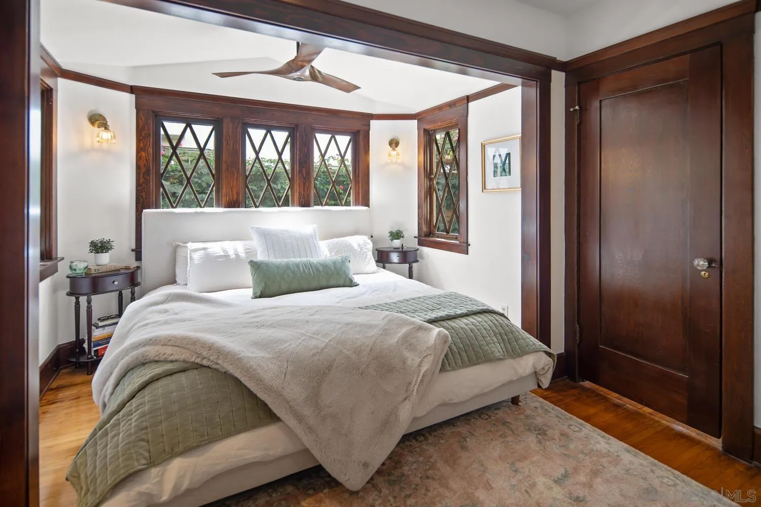 Coronado, California 92118, United States, 6 Bedrooms Bedrooms, ,4 BathroomsBathrooms,Residential,Pending,83919