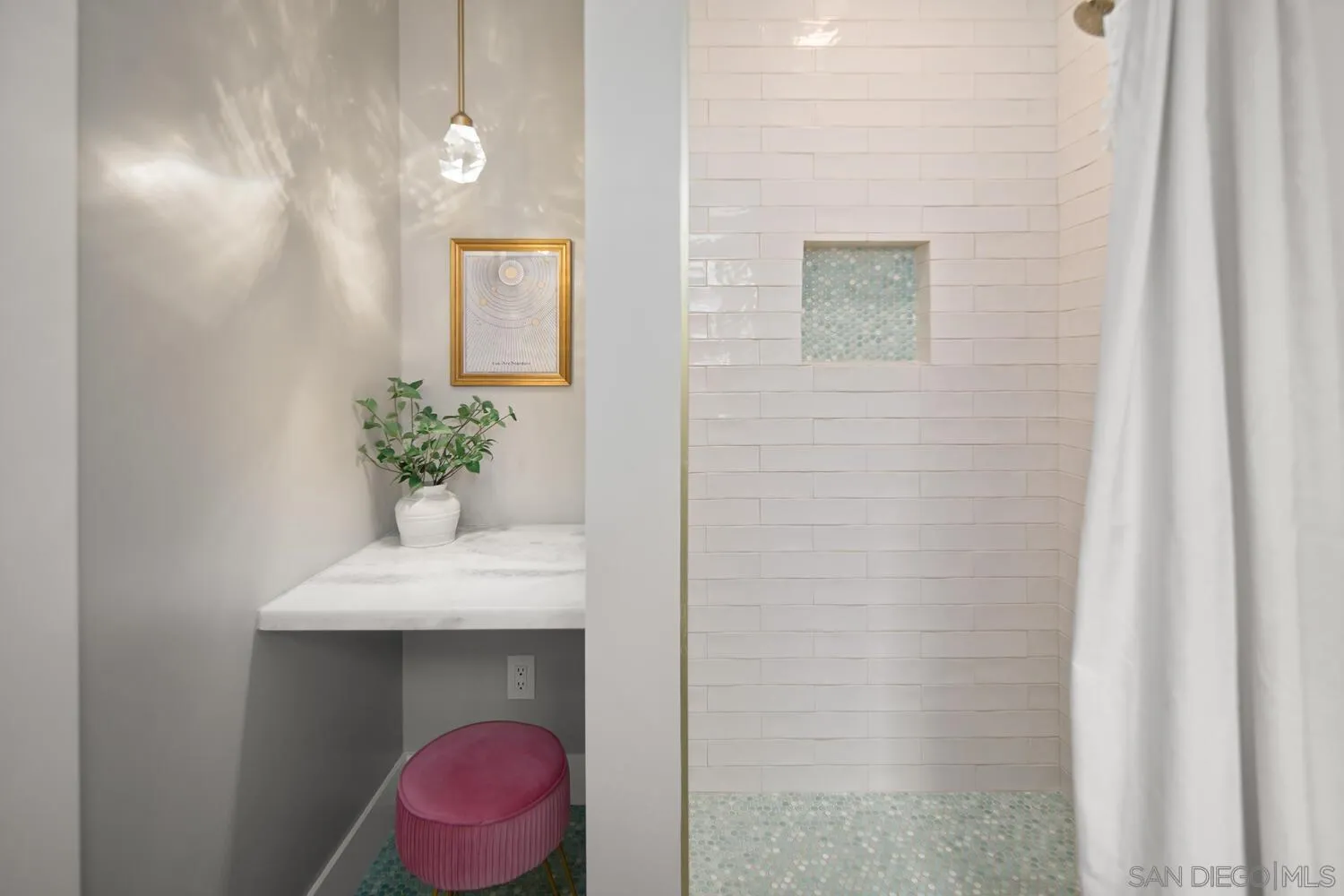 Coronado, California 92118, United States, 6 Bedrooms Bedrooms, ,4 BathroomsBathrooms,Residential,Pending,83919