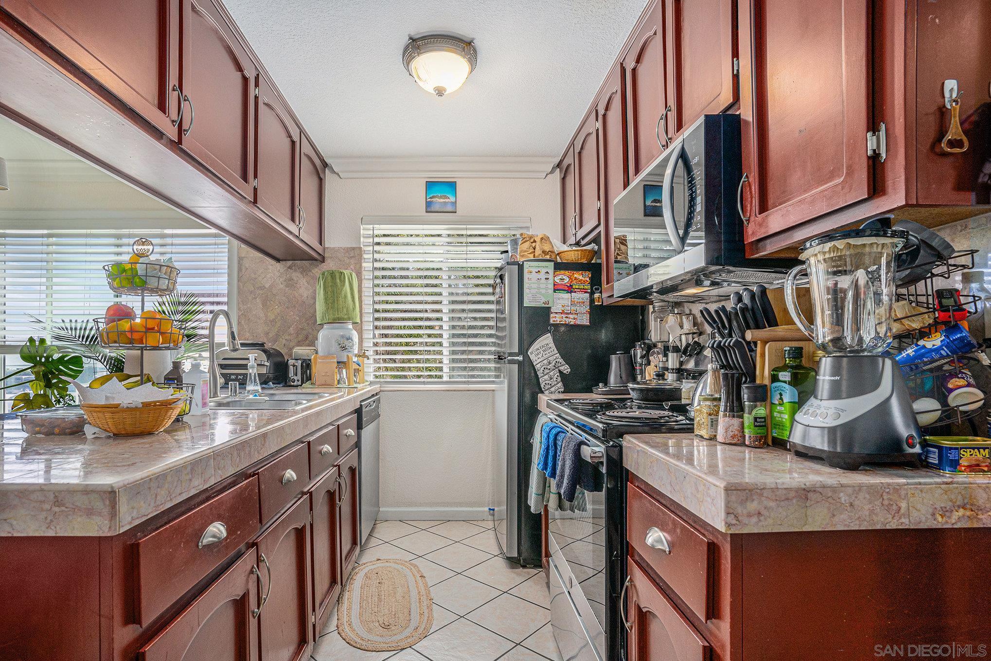 1284 Holly Ave.