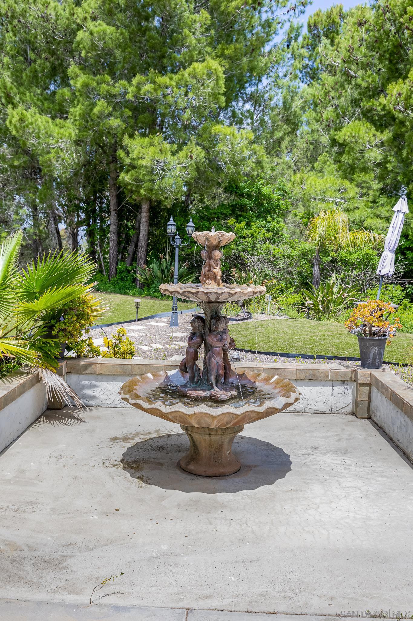 457 Silver Shadow Dr